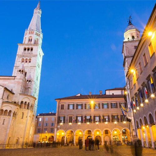 Guida a Milano-Cortina 2026: vivere il Sogno Olimpico con un pit-stop in Motor Valley 5 Tour Modena tra Arte e Motori