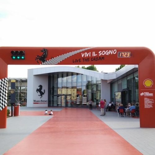 Guida a Milano-Cortina 2026: vivere il Sogno Olimpico con un pit-stop in Motor Valley 4 museo ferrari 3