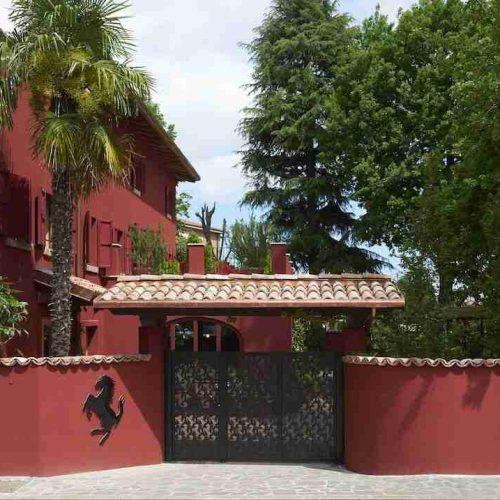 Cavallino Restaurant entrance Ingresso del ristorante Cavallino